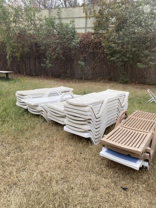 Лежаки для бассейна оптом