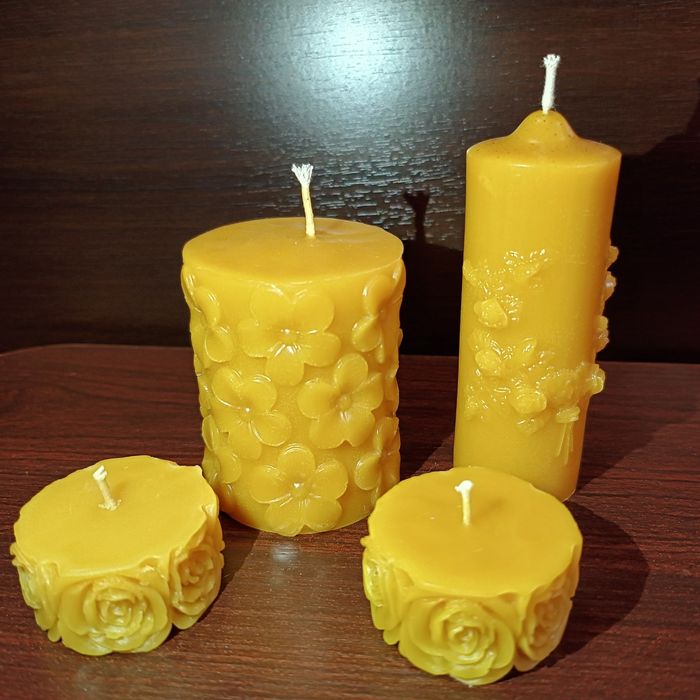 Свещи от чист пчелен восък