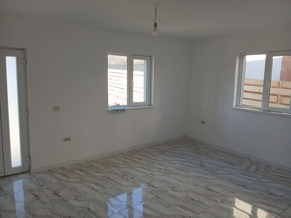 De vânzare casa plan parter lângă Primaria Tomesti