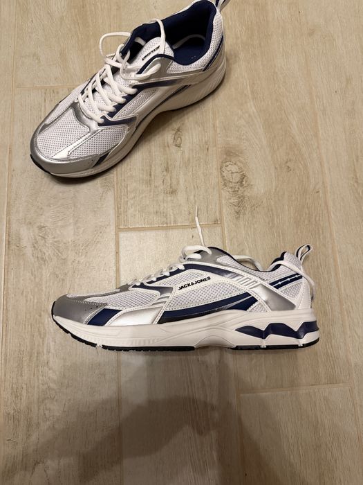 Удобни маратонки