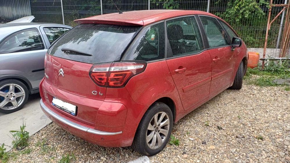 Dezmembrez Citroen C4 Picasso 1.6 HDi (DV6C) 112 cai Manuala 6 Trepte