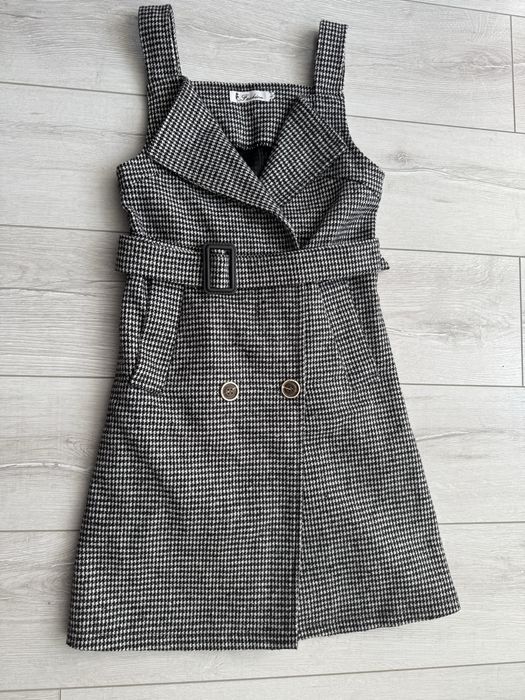 Женские одежды платья, кофты, пальто ит.д