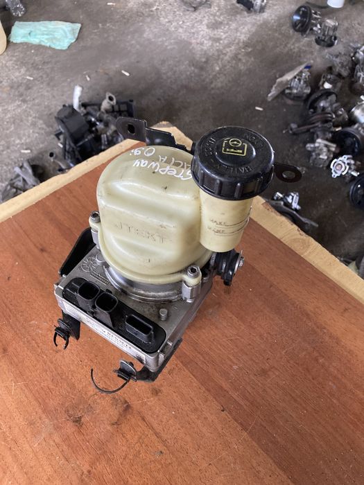 Dacia Sandero 0.9 i 2014 година Ел Хидравлична Помпа