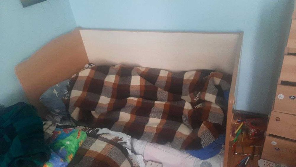 Детско дървено легло