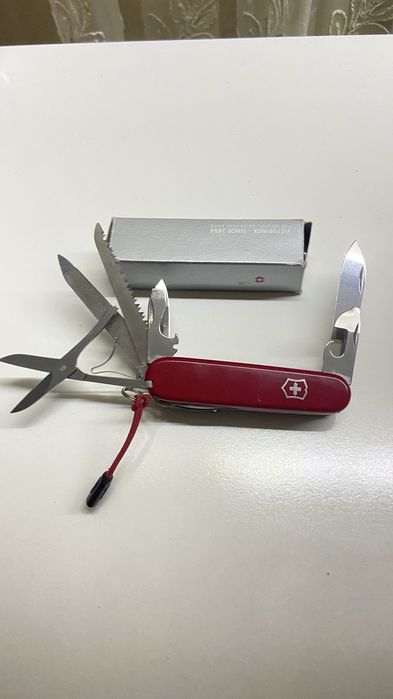 Швейцарский нож Victorinox Ranger red 1.3763