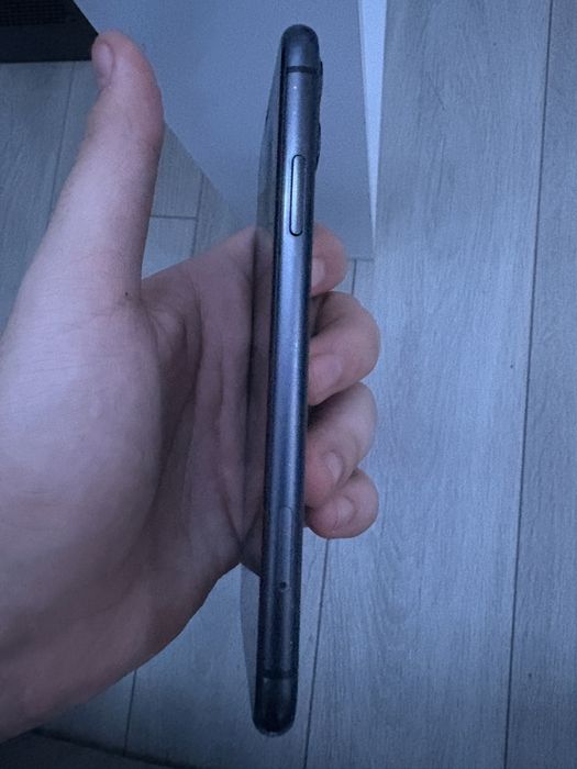 СРОЧНО продам iphone 11