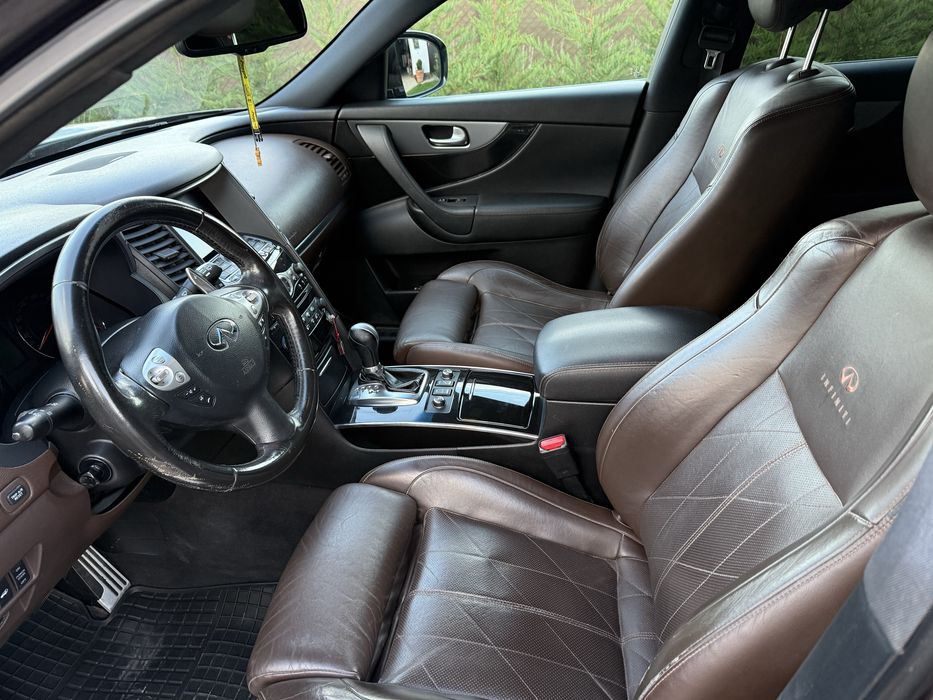 Vând  Infiniti FX37 S
