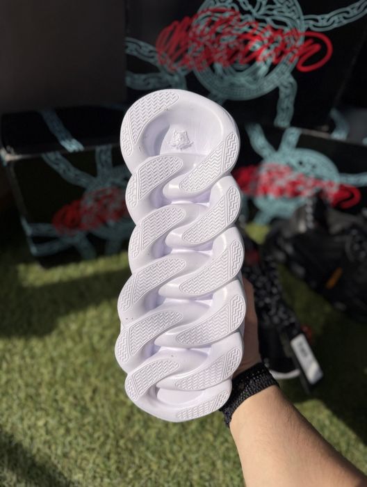 Versace Chain Reaction