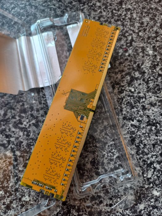 Память ddr 4, 8gb 2400mhz