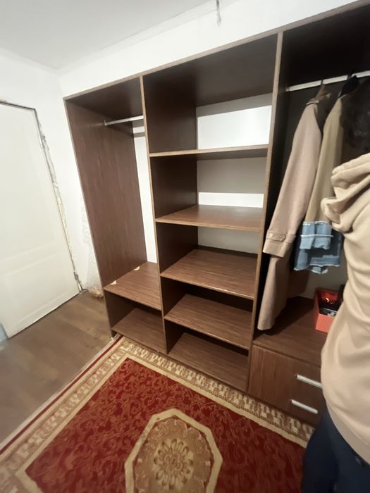 Срочно продам шкаф