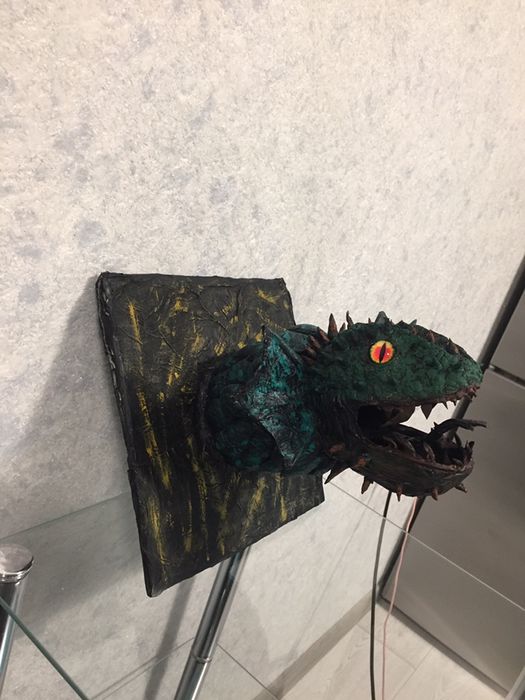 Ръчно изработена глава на дракон