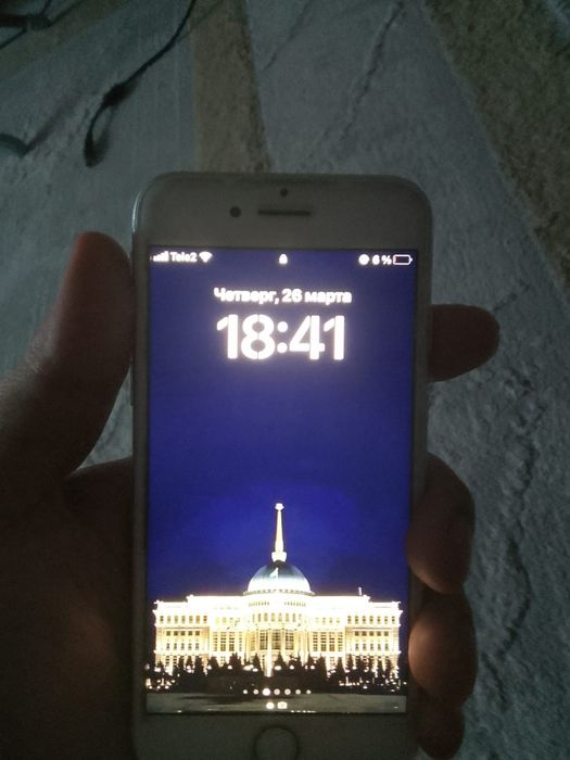 Продам iphone 8