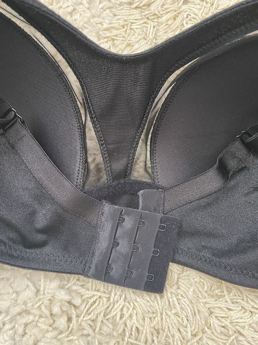 Сутиен размер С с обиколка 90, цвят черен, материала изкуствен, без ж