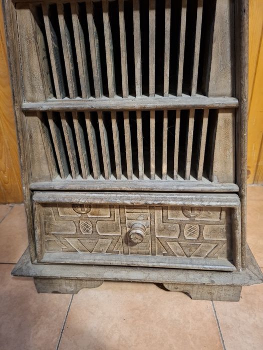 Етажерка за CD дискове