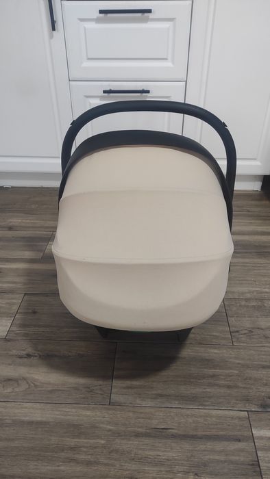 Scoică auto Lionelo Astrid i-Size 0-13 kg – stare excelentă