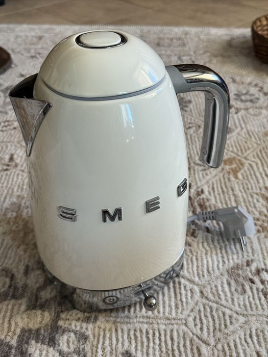 Чайник SMEG с регулировкой температуры
