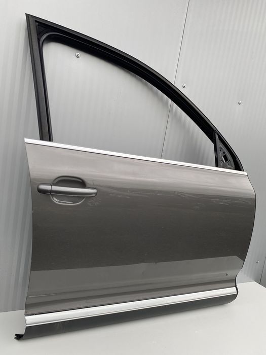 USA Dr fata vw Touareg 7L Facelift / cod de culoare LR7P