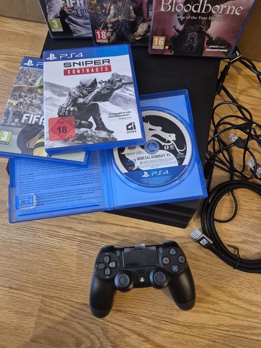 Playstation 4 Pro 1TB, 15 jocuri, un controller, GTA5  RDR2 RDR1 GTA Trilogy