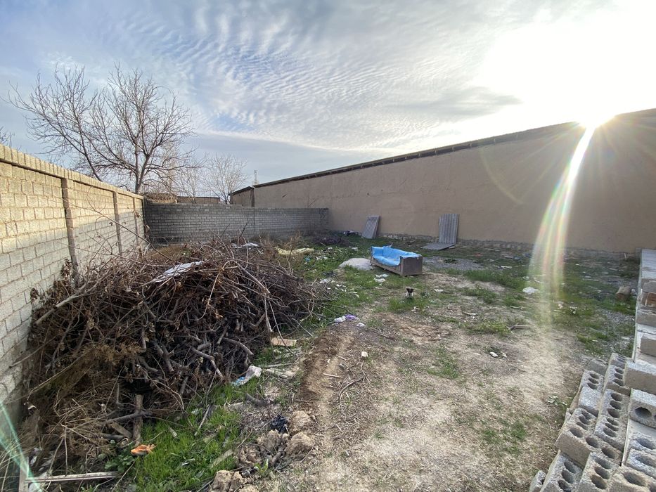 2.8 соту ер 39900 га сотилади фасади яхши махалла тупик