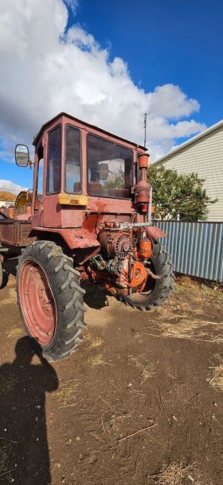 Трактор с кузовом Т-16