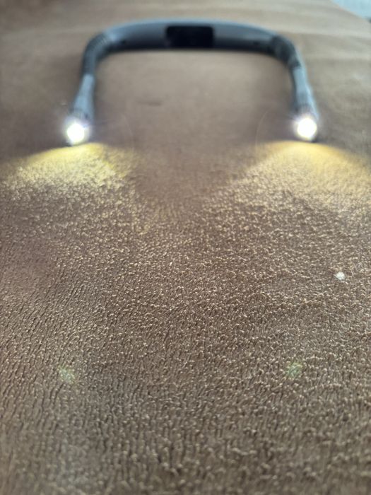 Colier cu lumini pentru citit noaptea