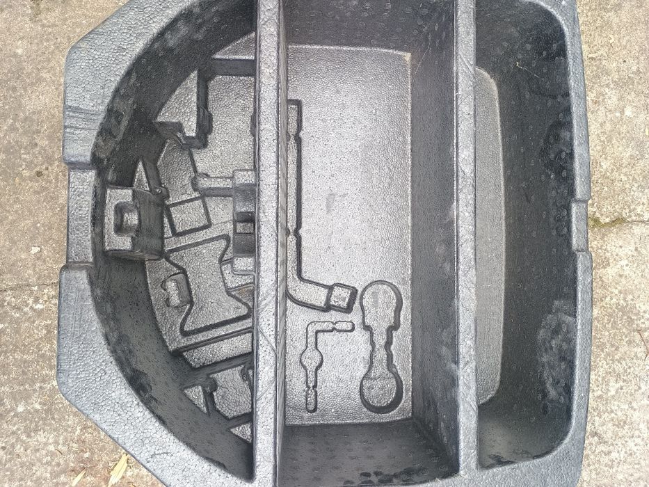 Toyota Avensis T27 органайзер