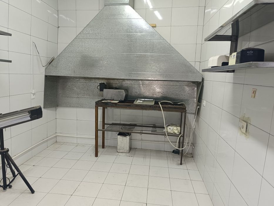 Метро хамза сдается в аренду самса хона три тандыра там стоит