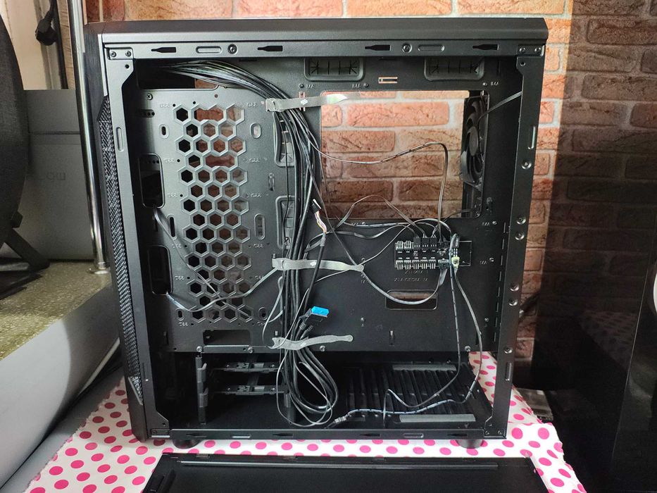 Carcasa PC Gaming SilentiumPC Armis AR7 TG Black.