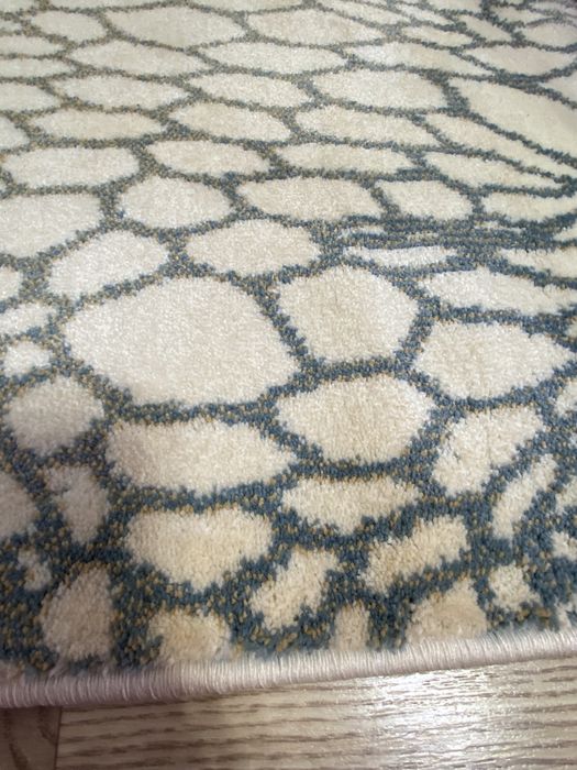 Продам ковер 100х150