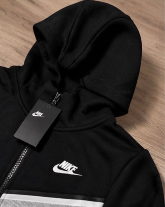 Срочно продам Nike Tech Fleece Серая