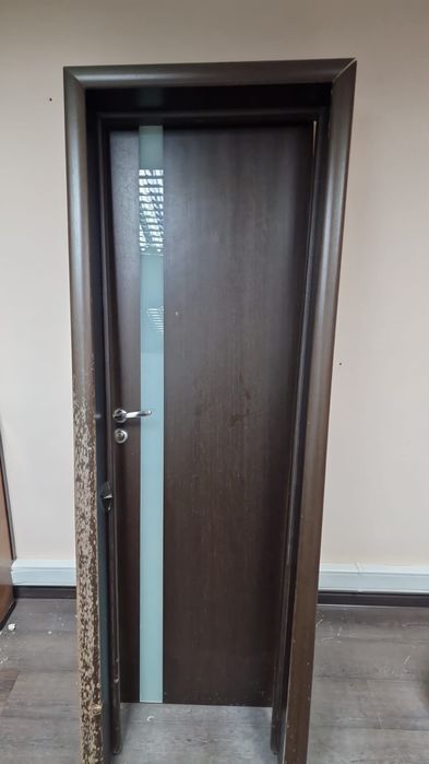 Дверь для туалета