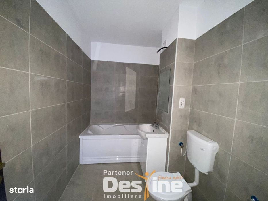 Studio 50 mp, etaj intermediar, cu balcon si loc de parcare, situat in