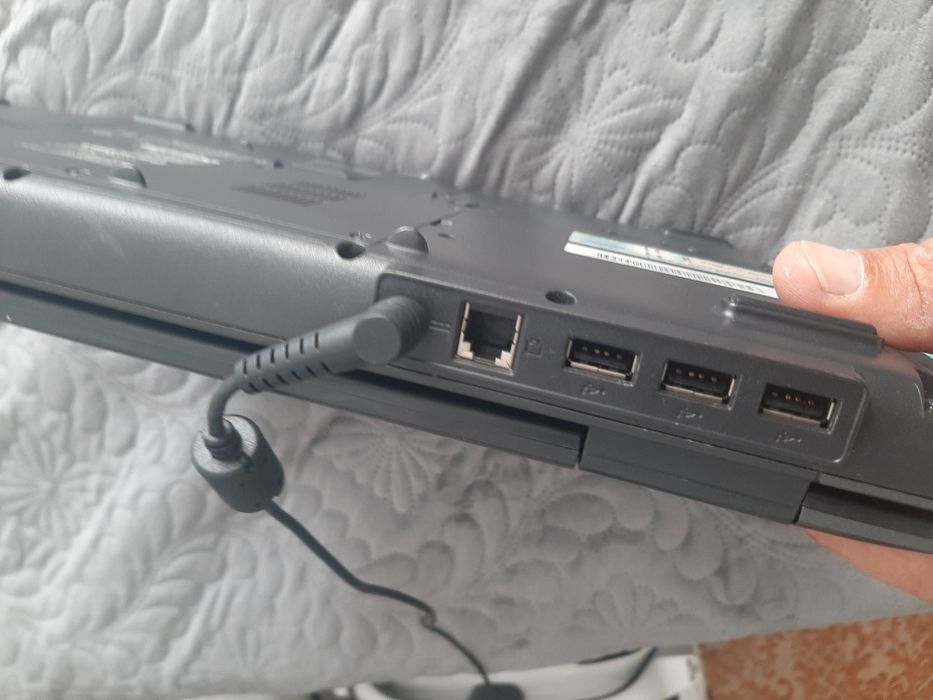 Vând laptop ACER