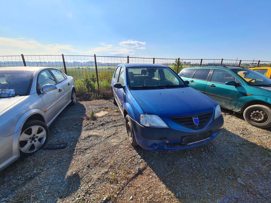 Dezmembram Dacia Logan