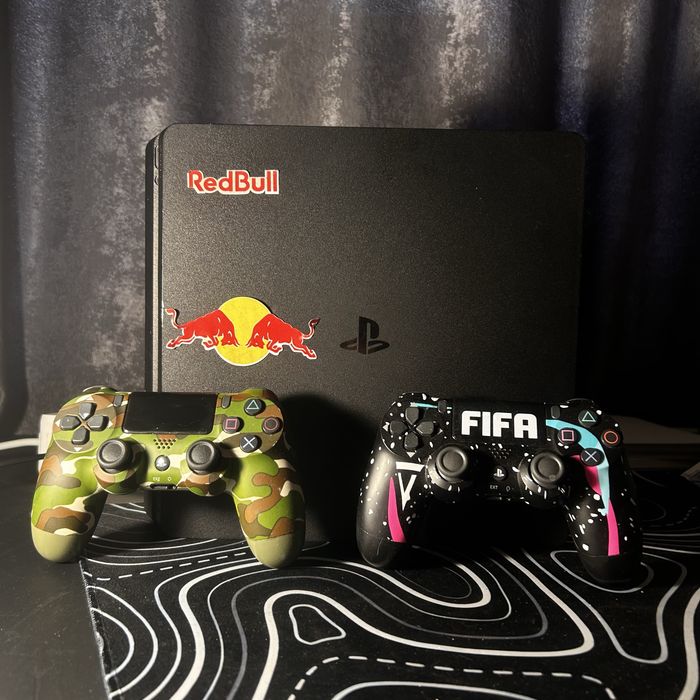 Продам Playstation 4 slim