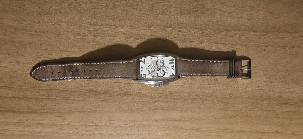 продавам мъжки часовни Diesel, Police,Tommy