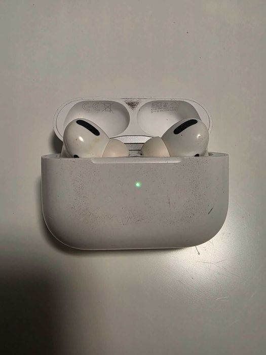 Слушалки Apple AirPods Pro A2190 за ремонт или за части