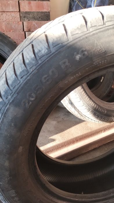 Vând cauciucuri 205/60/16
