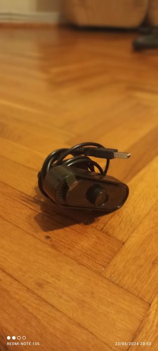 компютър DELL и клавиатура и мишка и микрофон и камера