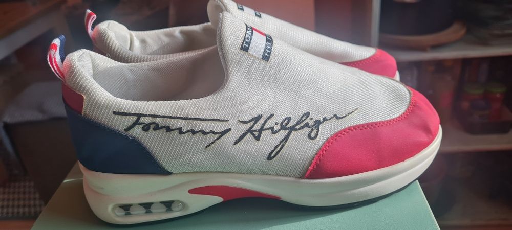 Tommy Hilfiger спортни обувки,  сникърси