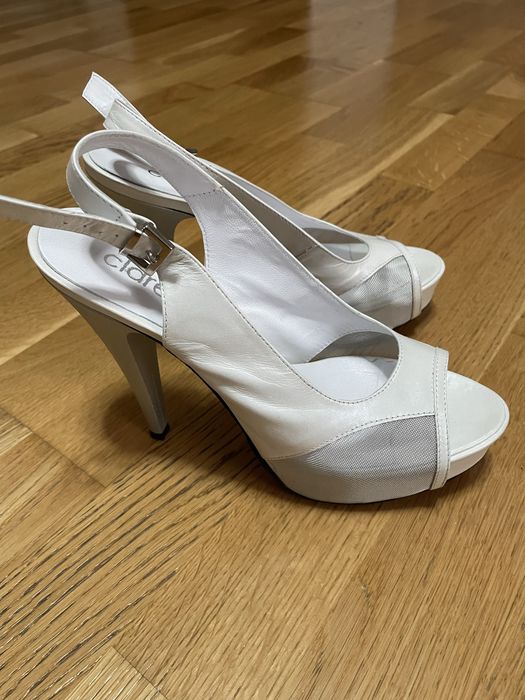 Sandale din piele ,mărimea 39 !