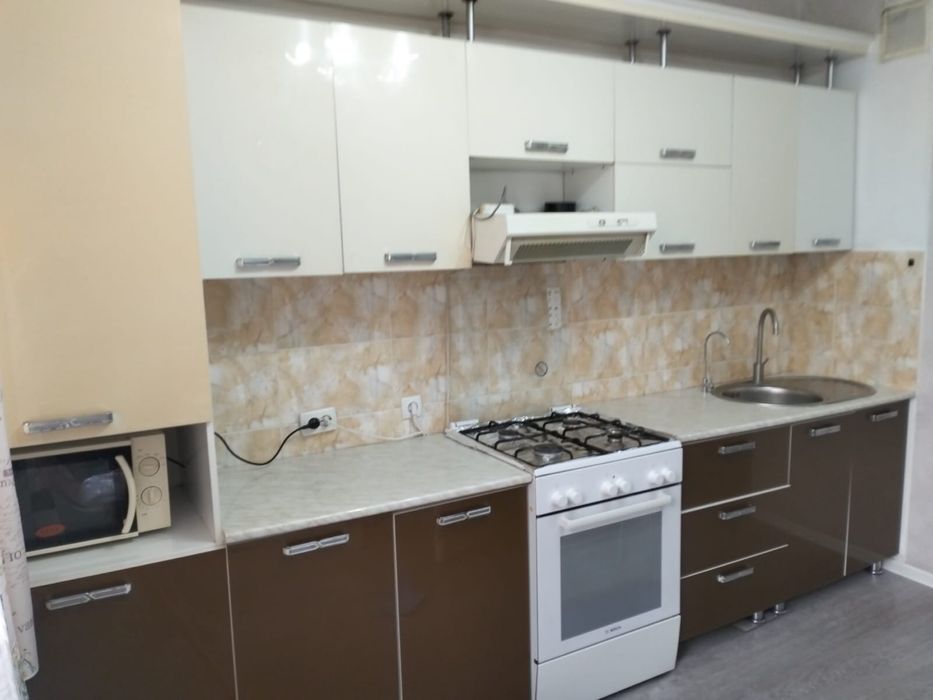 Продам кухонный гарнитура