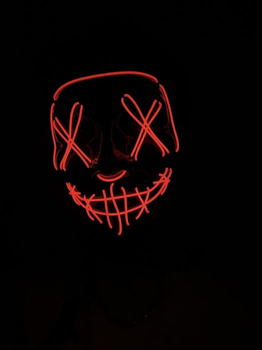 Неоновая маска.