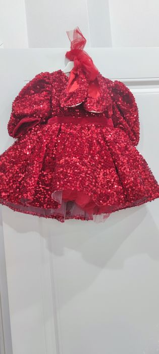 Продаётся нарядное платье на девочку