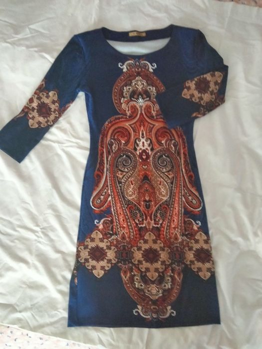 Продам платья б/у