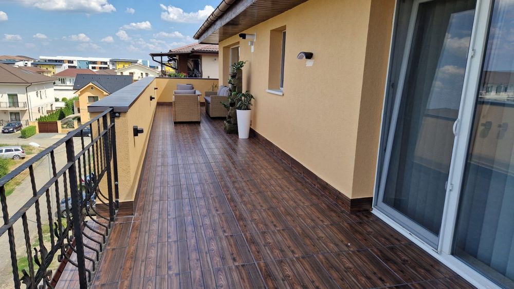 Vand penthouse Giroc zona planetelor