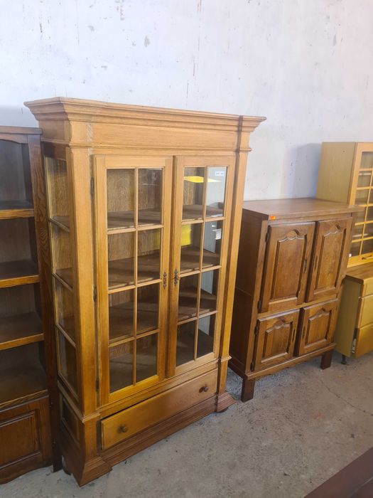 шкаф витрина внос от Европа