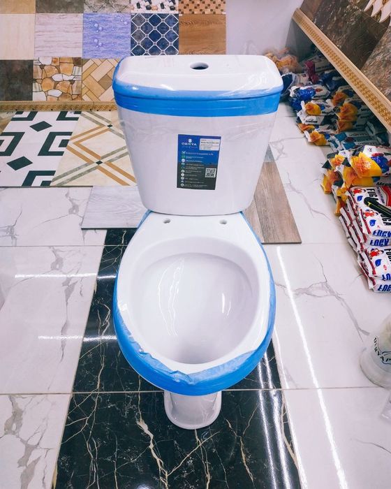 Keng turdagi Vanna va rakvinalar