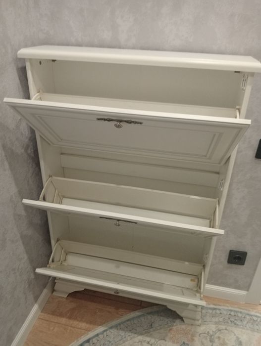 Продается Обувница