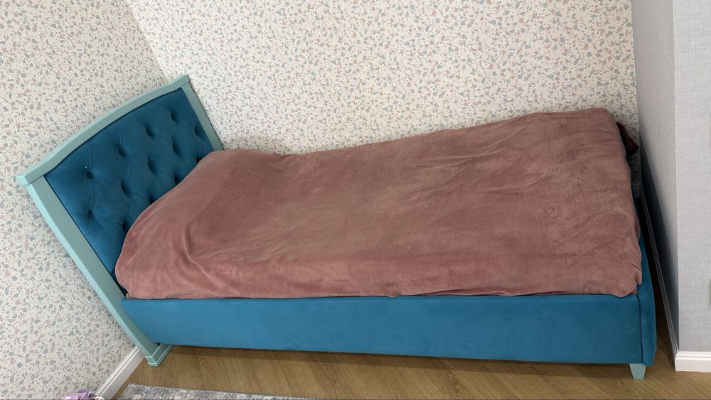 Срочно продам две кровати